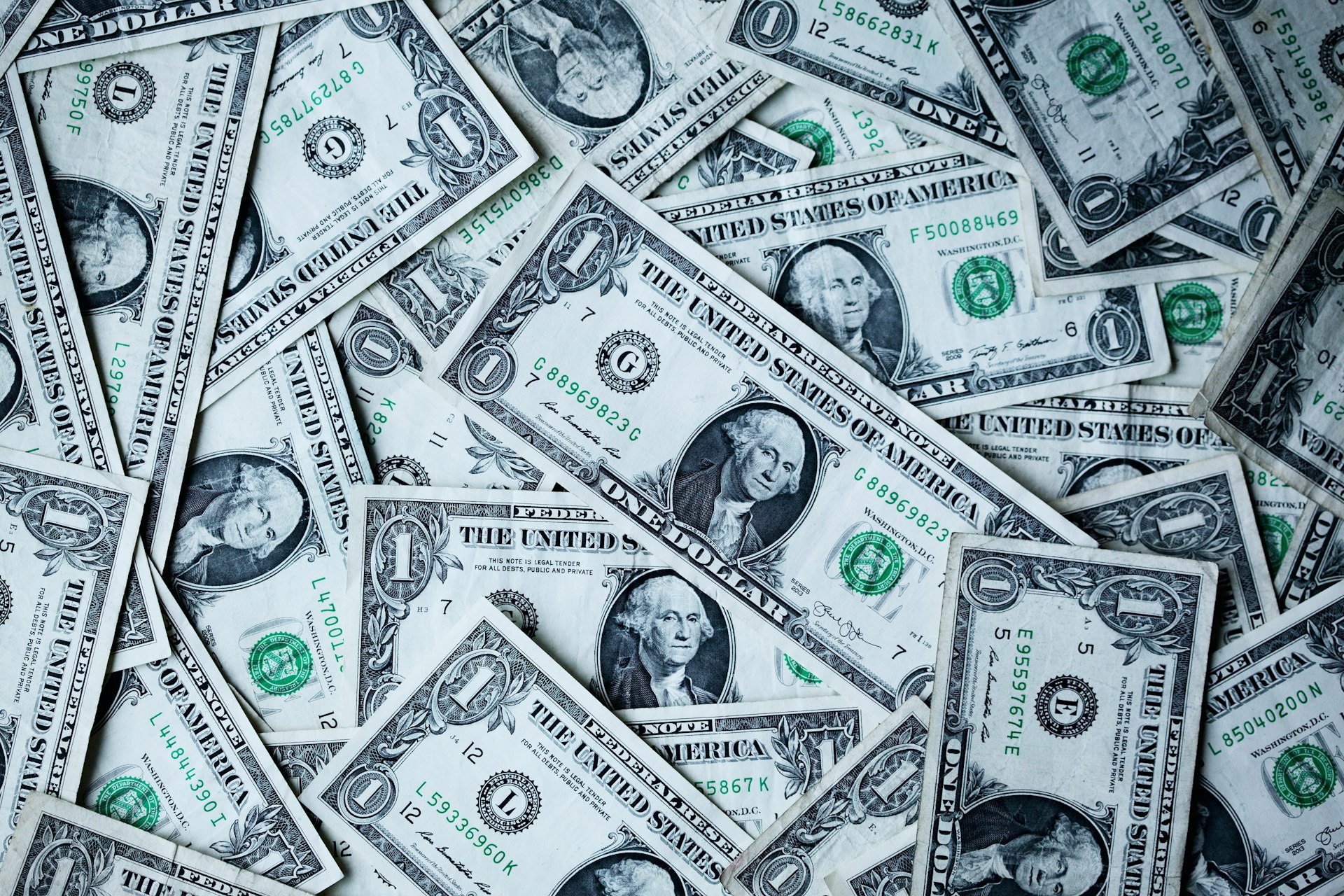 Cash and currency handling with wallet